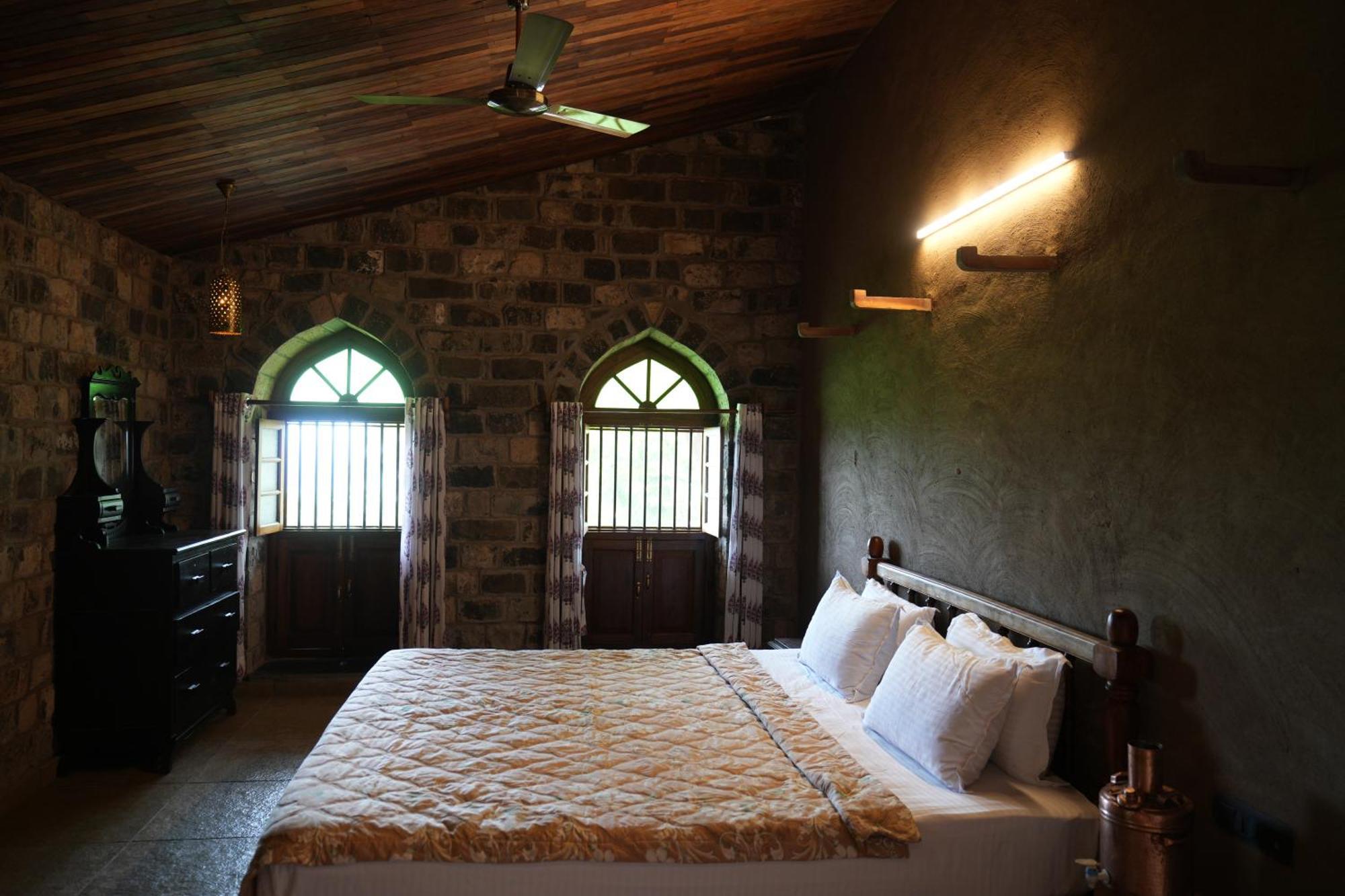 Nisarg Resort Kolhapur Εξωτερικό φωτογραφία