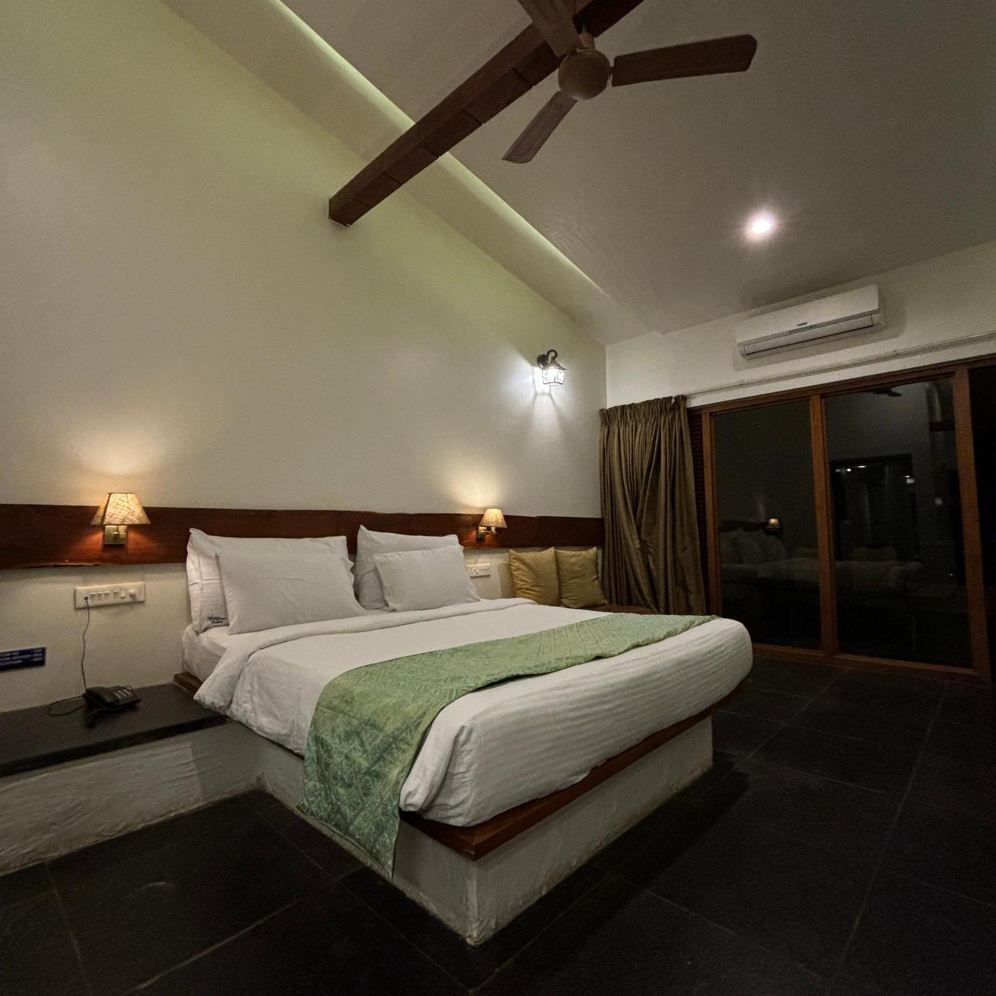 Nisarg Resort Kolhapur Εξωτερικό φωτογραφία