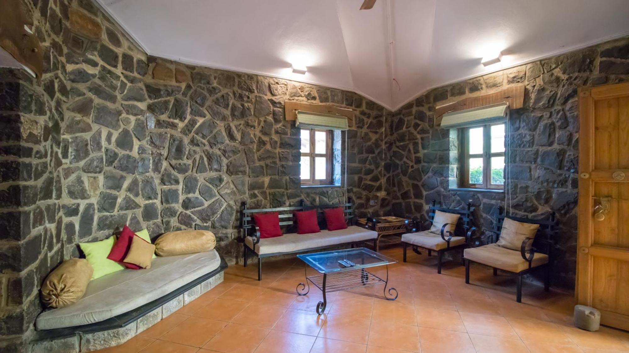 Nisarg Resort Kolhapur Εξωτερικό φωτογραφία